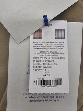Burberry White and Blue Hang Tag with Skylark Label